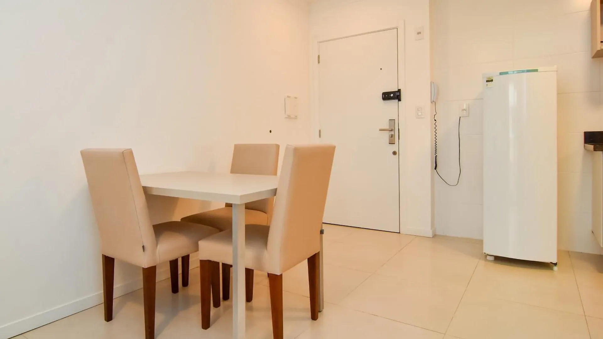Ferias A 50 Metros Da Praia P1837 Florianópolis Apartamento